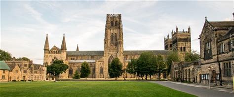  Durham Cathedral: Niezwykła architektura i skarby historii w sercu Anglii!